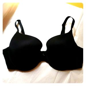 NWT Victoria's Secret Demi lined 38D Black